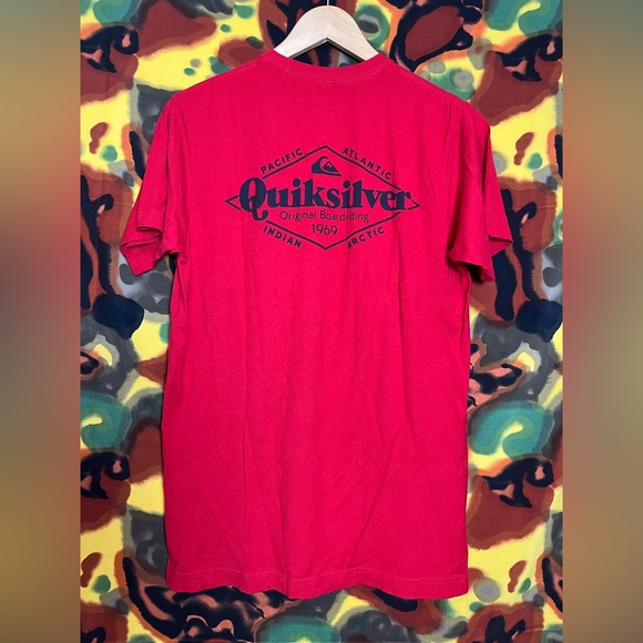 Quicksilver Red Men’s Tee Shirt Size Medium - Picture 1 of 9
